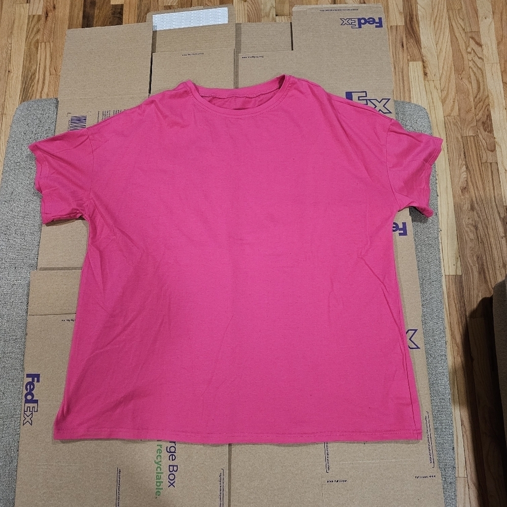 Hot pink tee